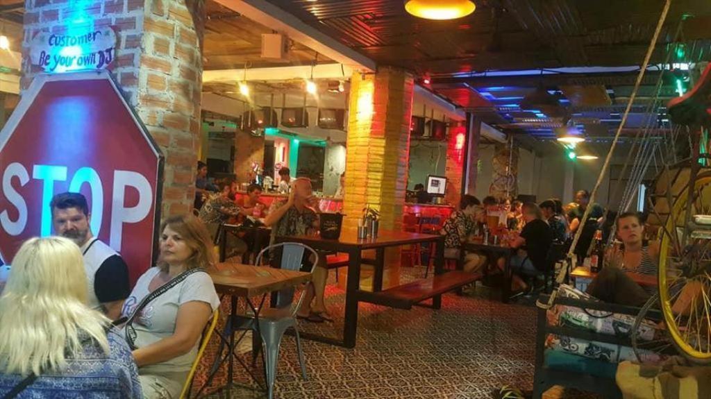 Route 66 Music Restaurant & Hostel سيام ريب المظهر الخارجي الصورة