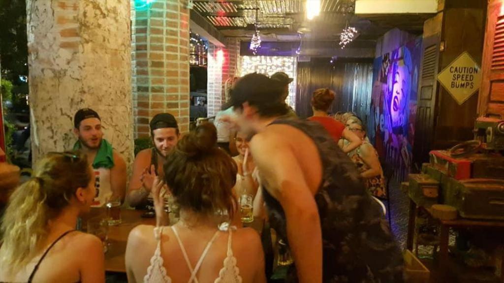 Route 66 Music Restaurant & Hostel سيام ريب المظهر الخارجي الصورة