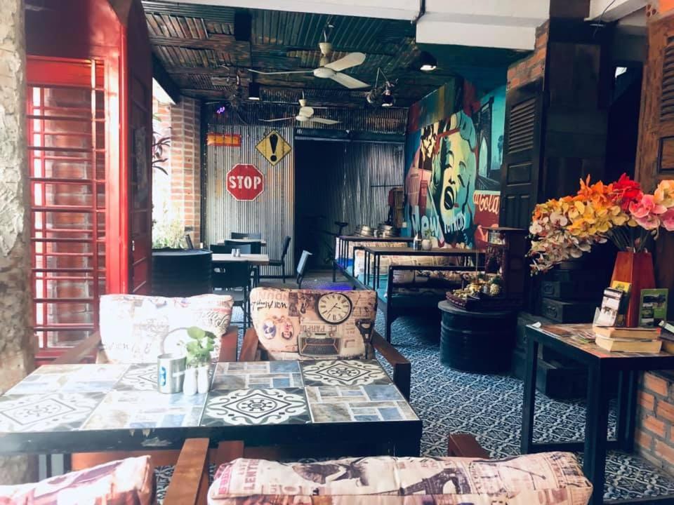 Route 66 Music Restaurant & Hostel سيام ريب المظهر الخارجي الصورة